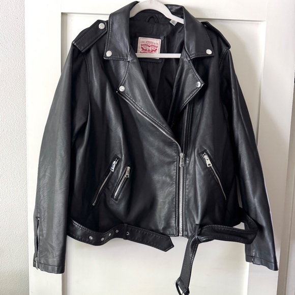 Levi's Women's Black Leather Jacket - Picture 4 of 15